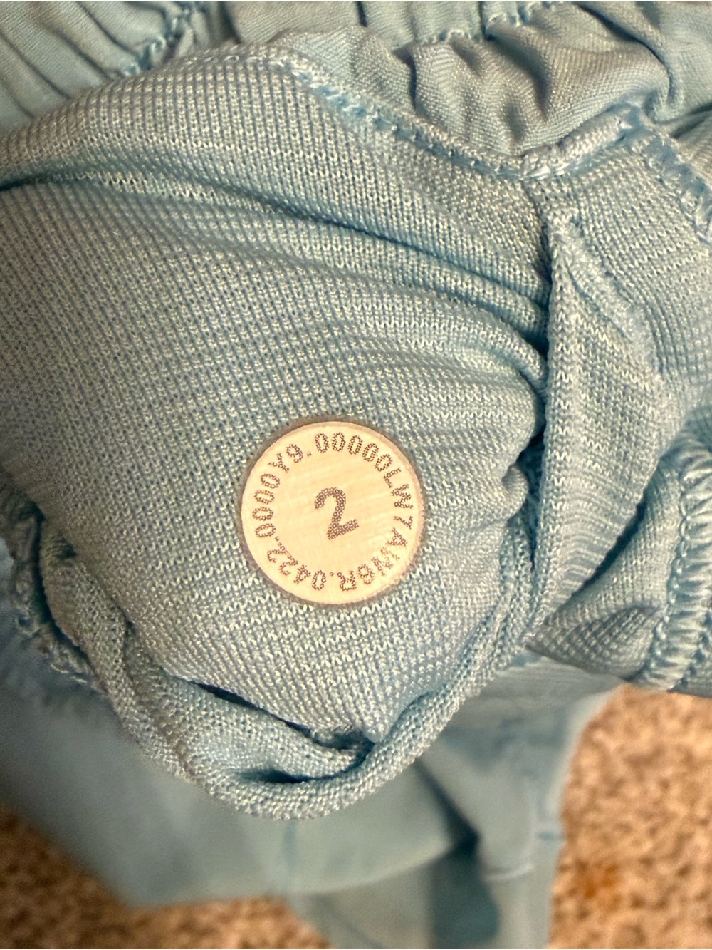 Lululemon hotty hot low rise 2” size 2 - Picture 3 of 4